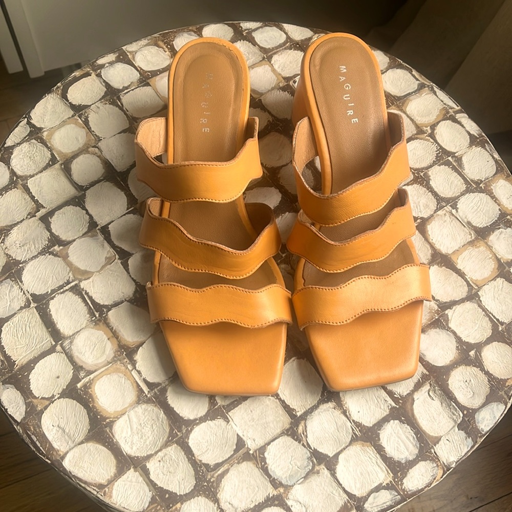 Maguire riva heel in peach